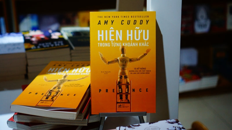 Hiện Hữu Trong Từng Khoảnh Khắc