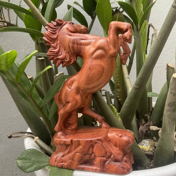 Tượng Con Ngựa Gỗ Hương
