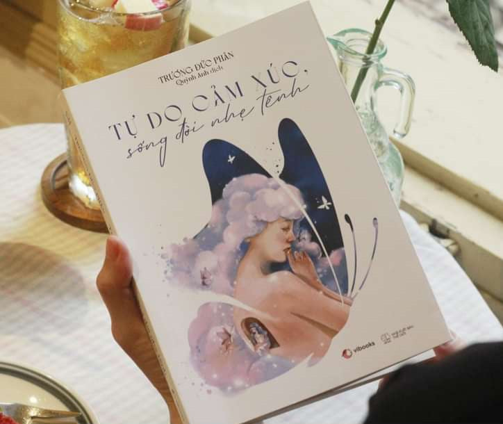 Tự Do Cảm Xúc, Sống Đời Nhẹ Tênh