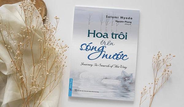 Hoa Trôi Trên Sóng Nước